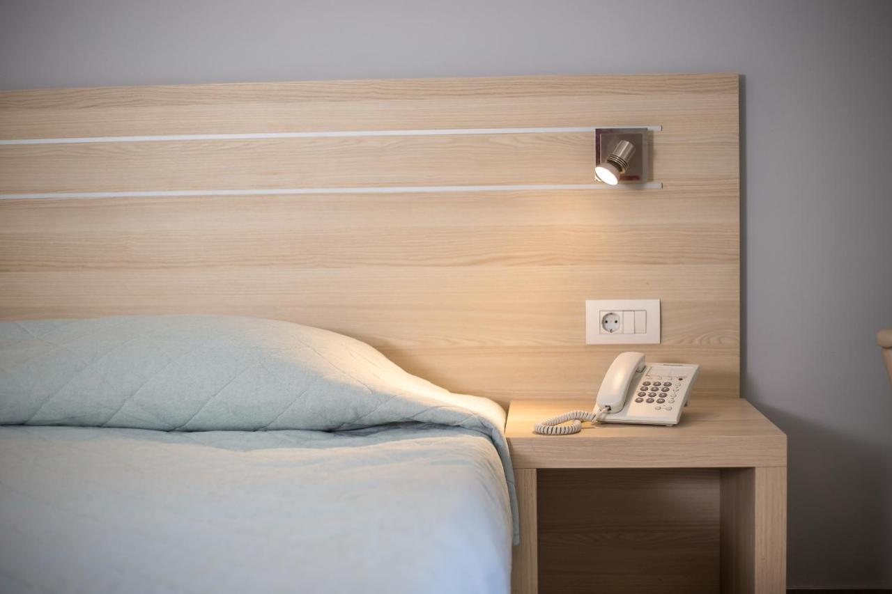 Hotel Niriides Beach Колімбія Екстер'єр фото