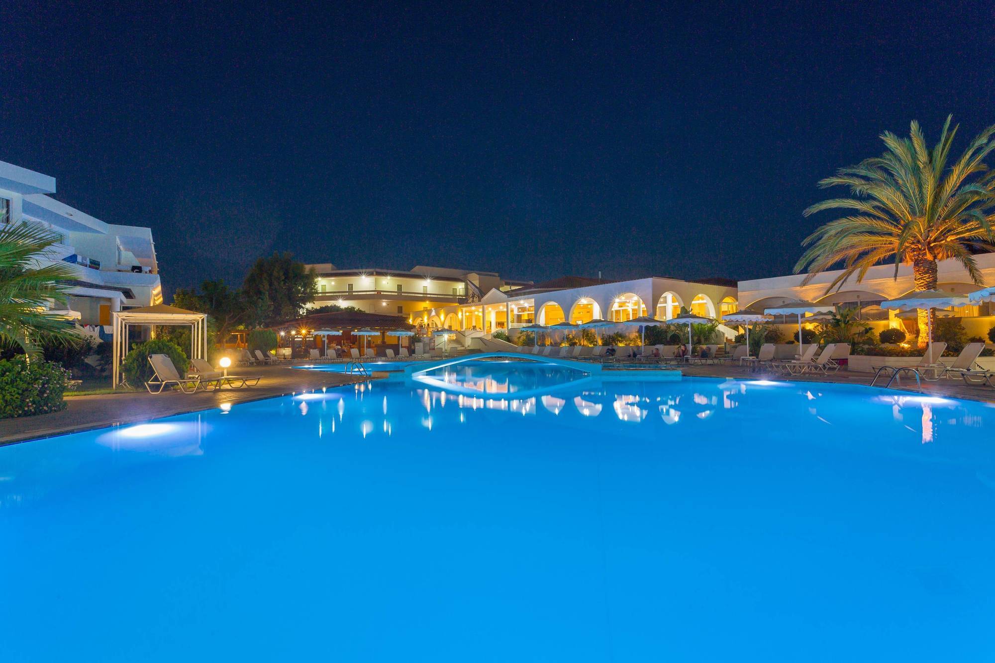Hotel Niriides Beach Колімбія Екстер'єр фото