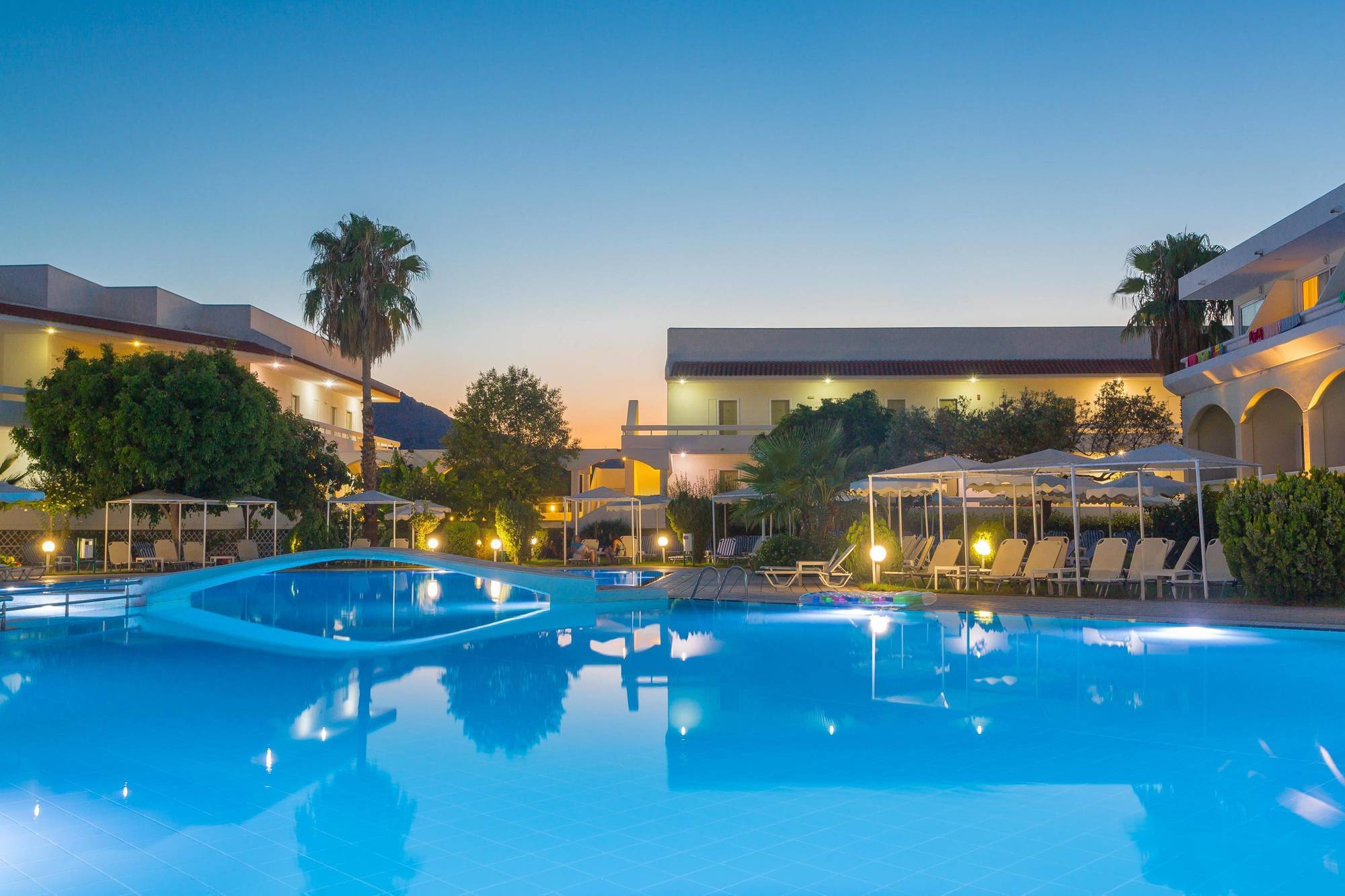 Hotel Niriides Beach Колімбія Екстер'єр фото